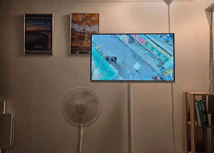 Apartment 1 Minute To Samgakji Area, 2 Rooms, 3 Beds, Myeongdong, Hongdae, Itaewon, Station, Maximum 4 People, Hybe, Airport Bus *