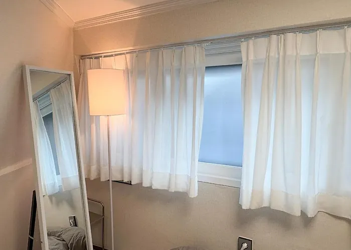 1 Minute To Samgakji Area, 2 Rooms, 3 Beds, Myeongdong, Hongdae, Itaewon, Station, Maximum 4 People, Hybe, Airport Bus Apartment