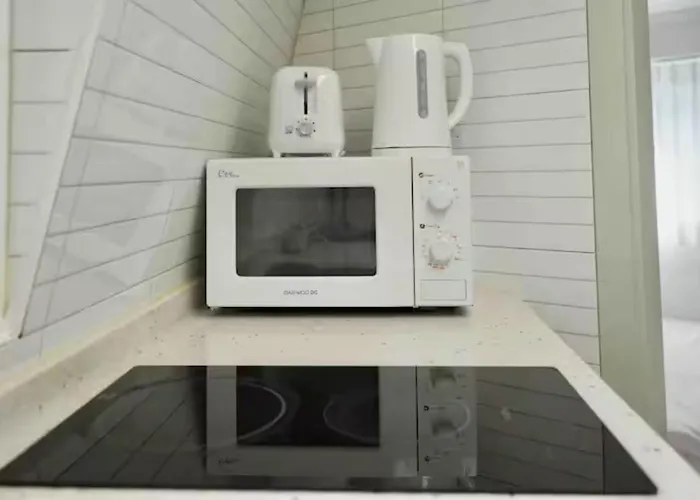 1 Minute To Samgakji Area, 2 Rooms, 3 Beds, Myeongdong, Hongdae, Itaewon, Station, Maximum 4 People, Hybe, Airport Bus Apartment Seoul